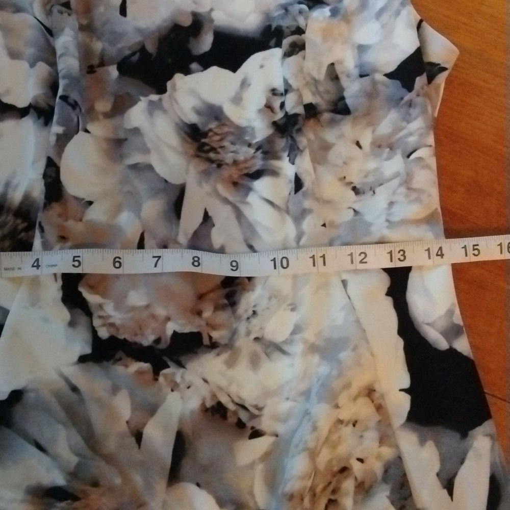 NWT Calvin Klein floral dress. Beautiful style and neutral colors for Fall. - Picture 12 of 15